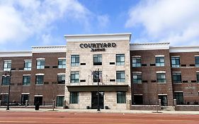 Courtyard By Marriott Albion